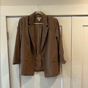 Relaxed Fit Women's Tan Blazer